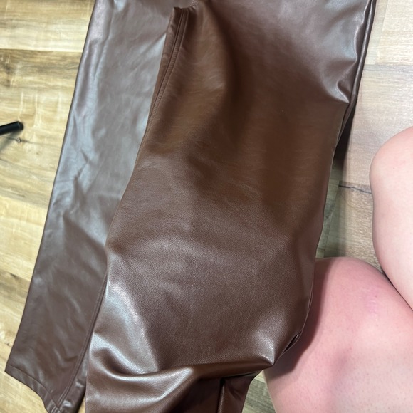 Abercrombie & Fitch Vegan Leather 90s Straight Pants Women's 27 Brown High Rise - Picture 8 of 12